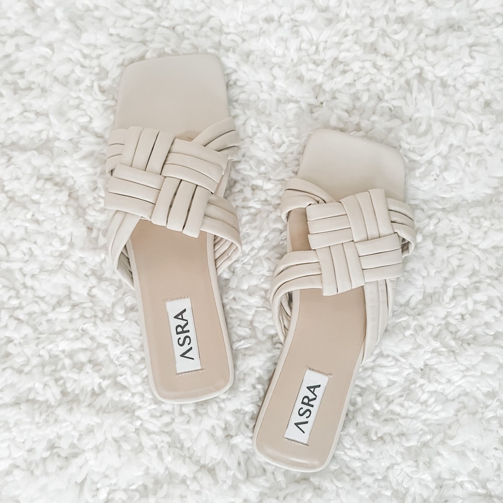 ASRA Sebra Leather Flat Sandals Off White